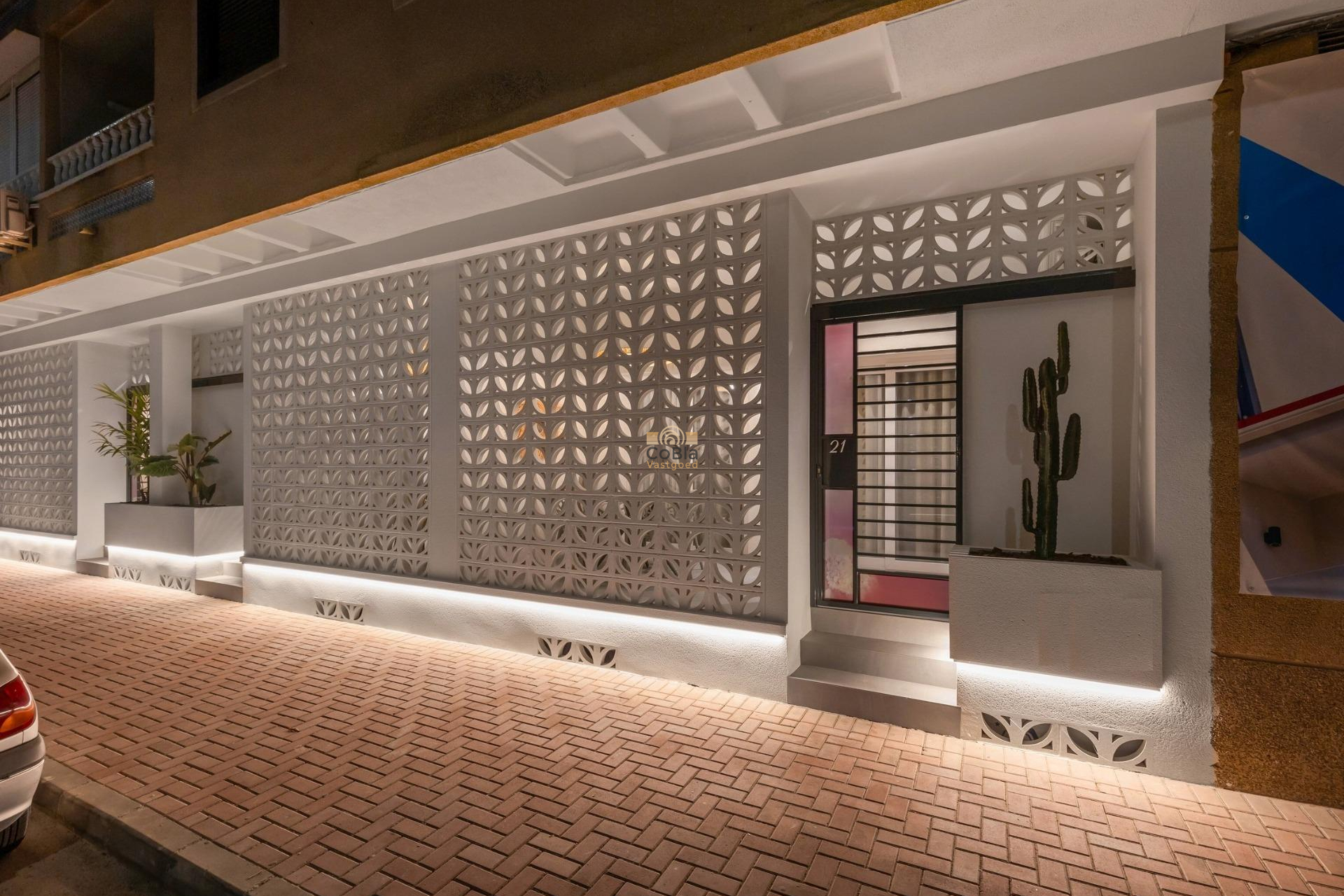 Neue Gebäude - Apartment - Torrevieja - Playa Los Naufragos