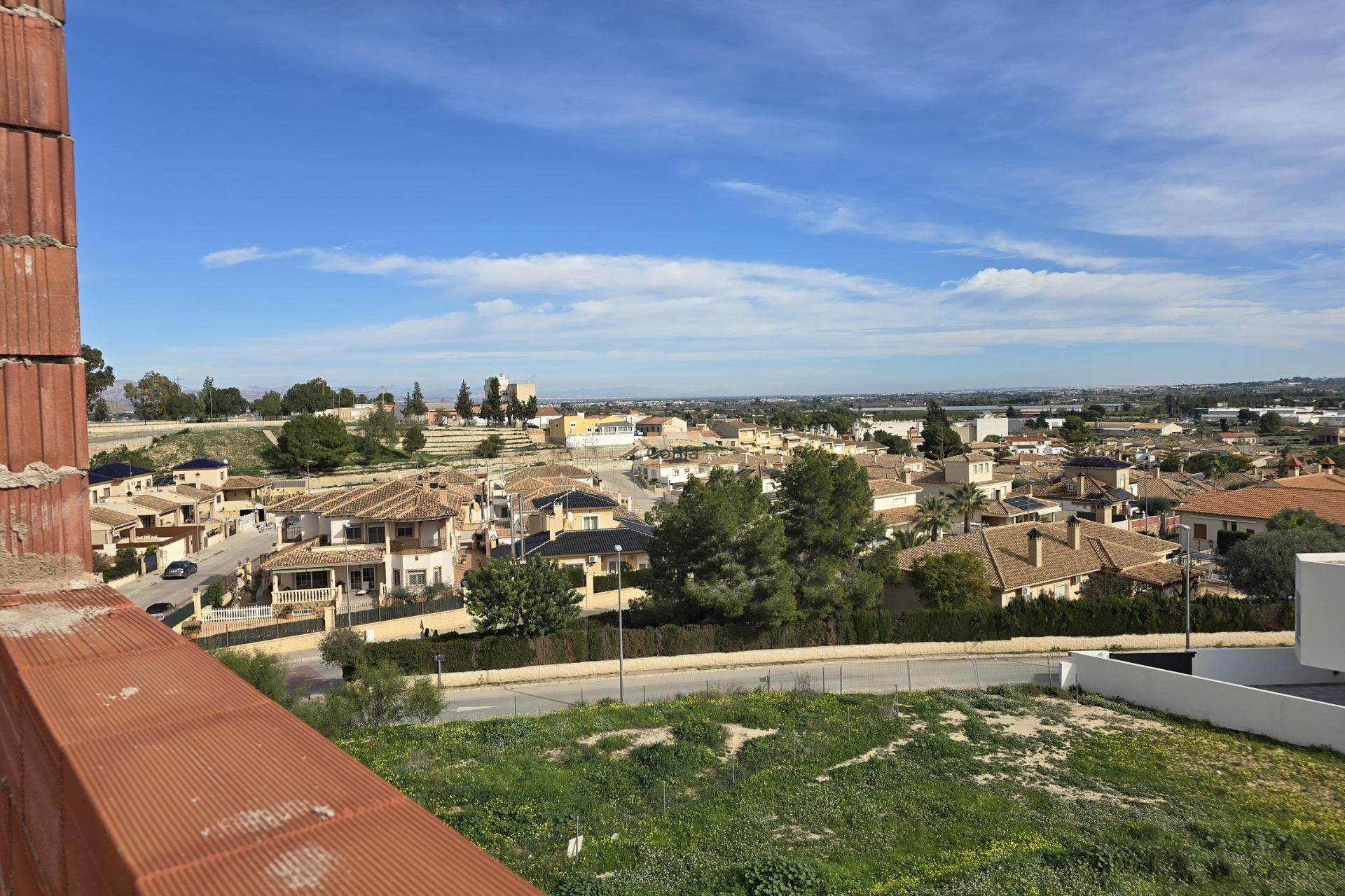 Neue Gebäude - Stadthaus - Bigastro - pueblo