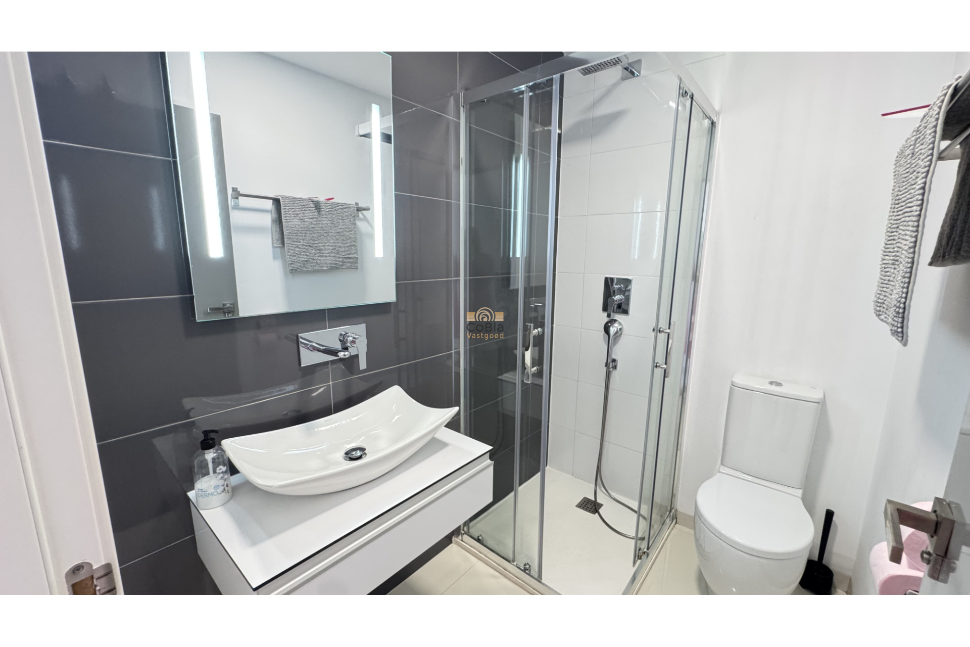 Resale - Apartments - Mil Palmeras