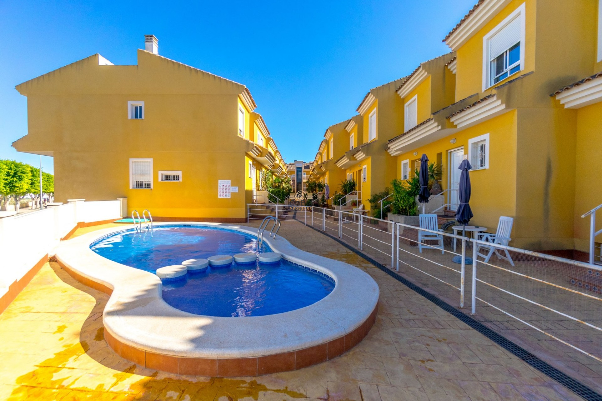 Resale - Townhouse - Ciudad Quesada - Pueblo Bravo