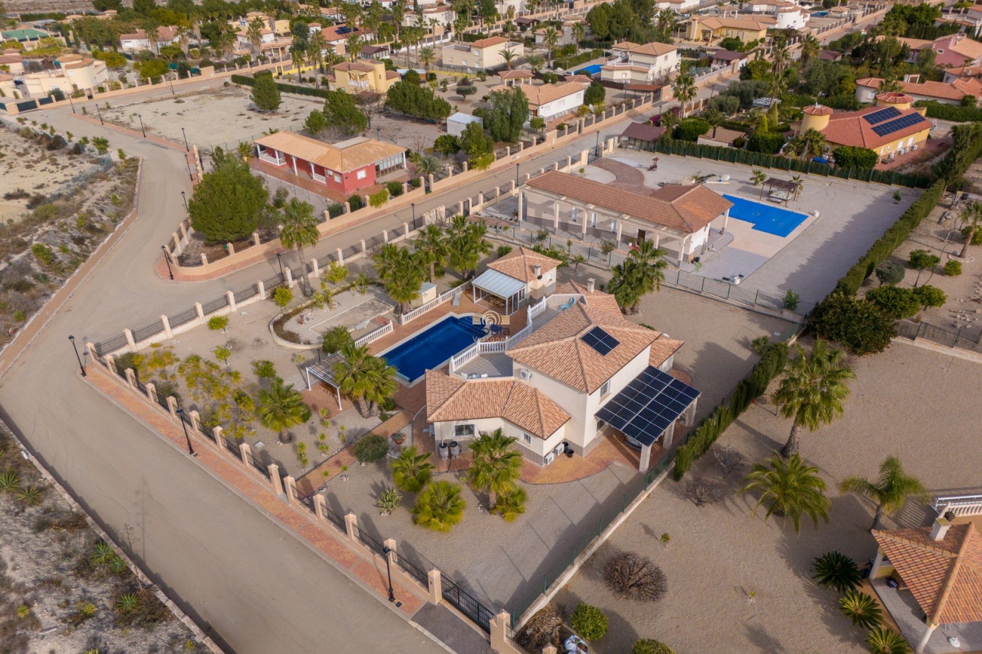 Resale - Villa - Campos del Rio