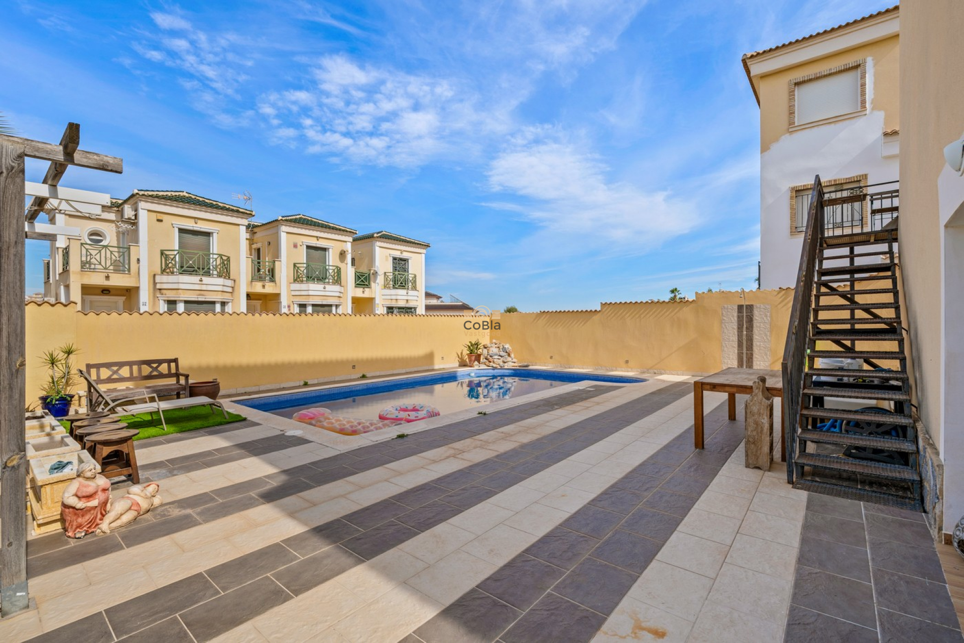 Resale - Villa - Orihuela Costa - Castillo de Don Juan