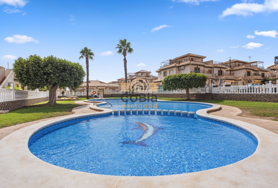 Villa - Wiederverkauf - Orihuela Costa - La Regia