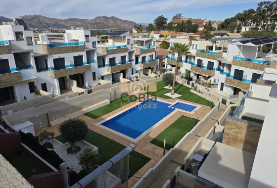 Neue Gebäude - Stadthaus - Bigastro - pueblo