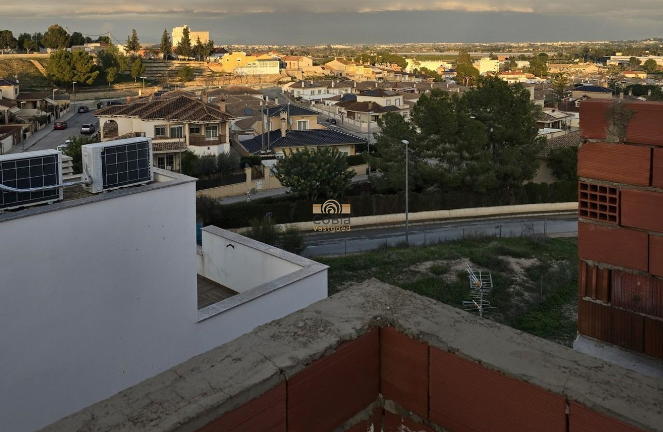 Neue Gebäude - Stadthaus - Bigastro - pueblo