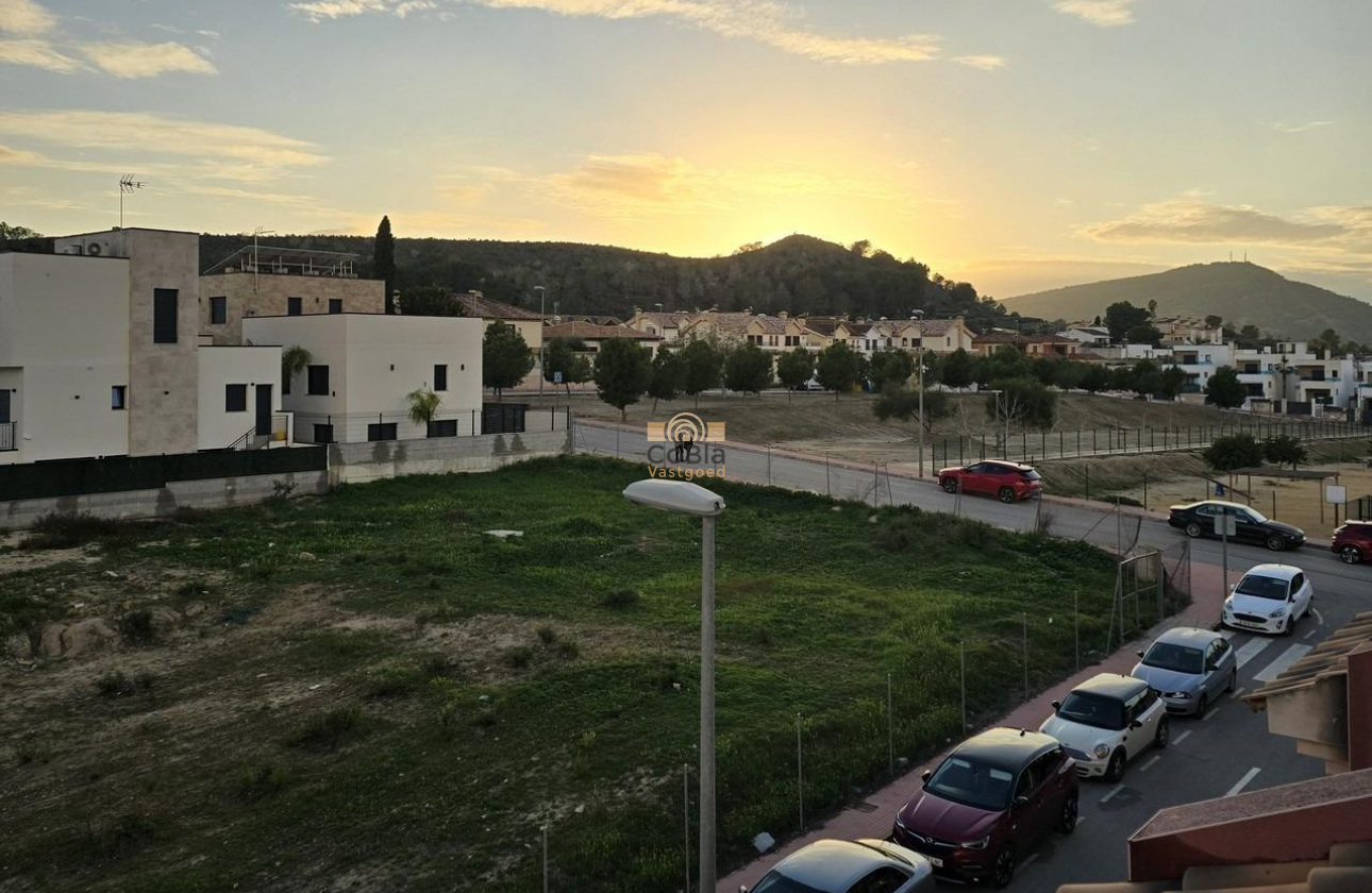 Neue Gebäude - Stadthaus - Bigastro - pueblo