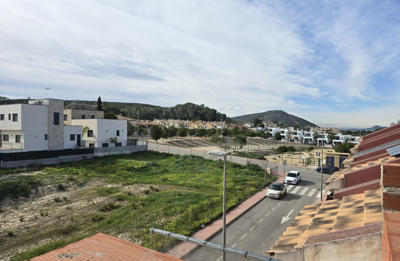 Neue Gebäude - Stadthaus - Bigastro - pueblo