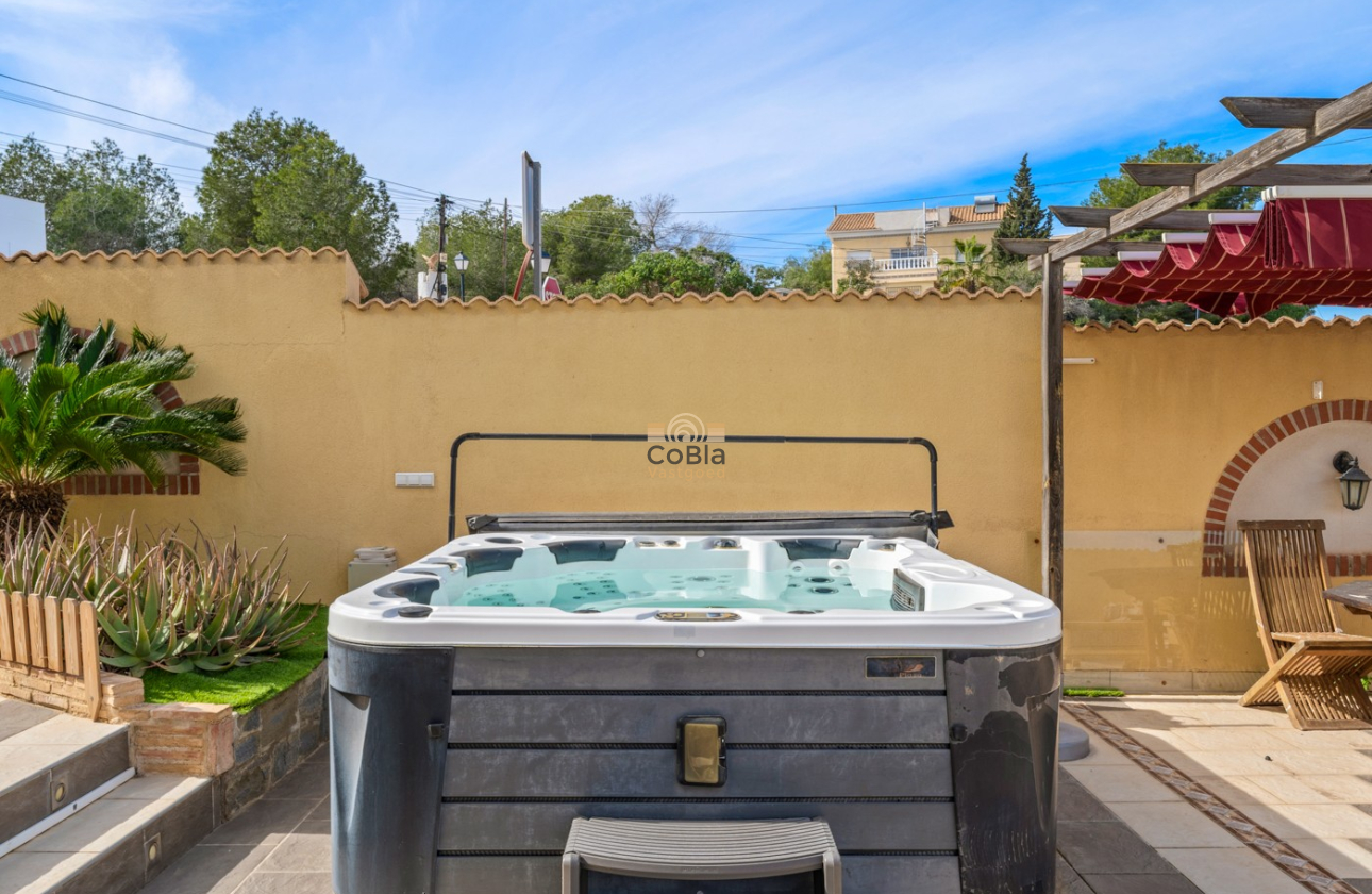 Herverkoop - Villa - Orihuela Costa - Castillo de Don Juan