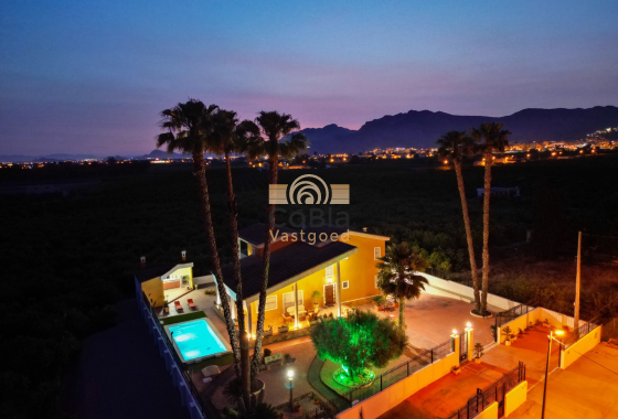 Herverkoop - Finca Country Property - Orihuela