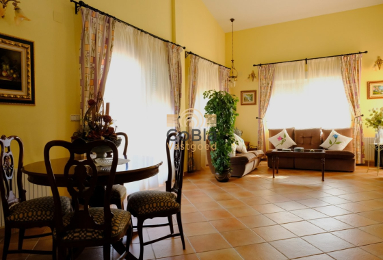 Herverkoop - Finca Country Property - Orihuela