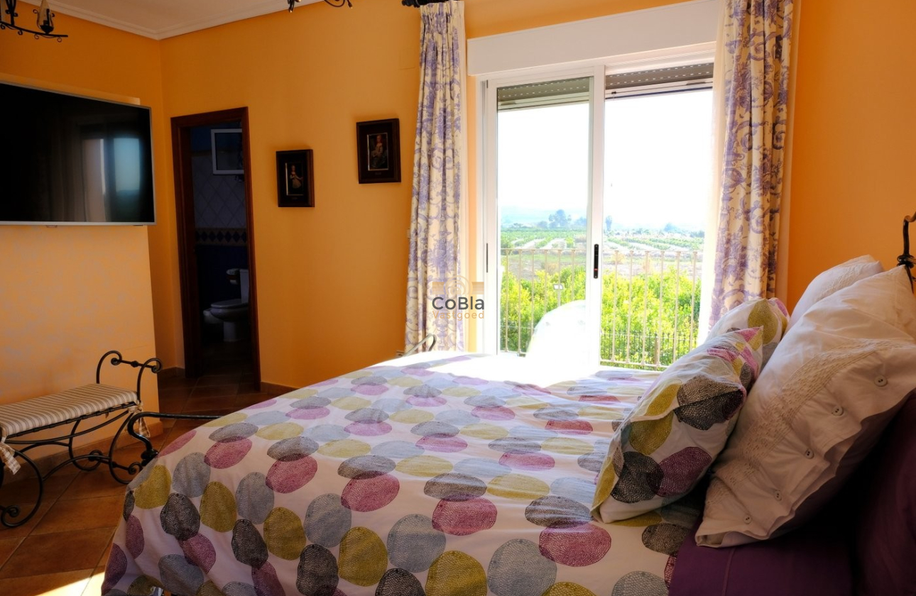 Herverkoop - Finca Country Property - Orihuela