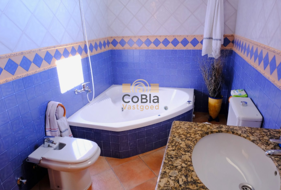 Herverkoop - Finca Country Property - Orihuela