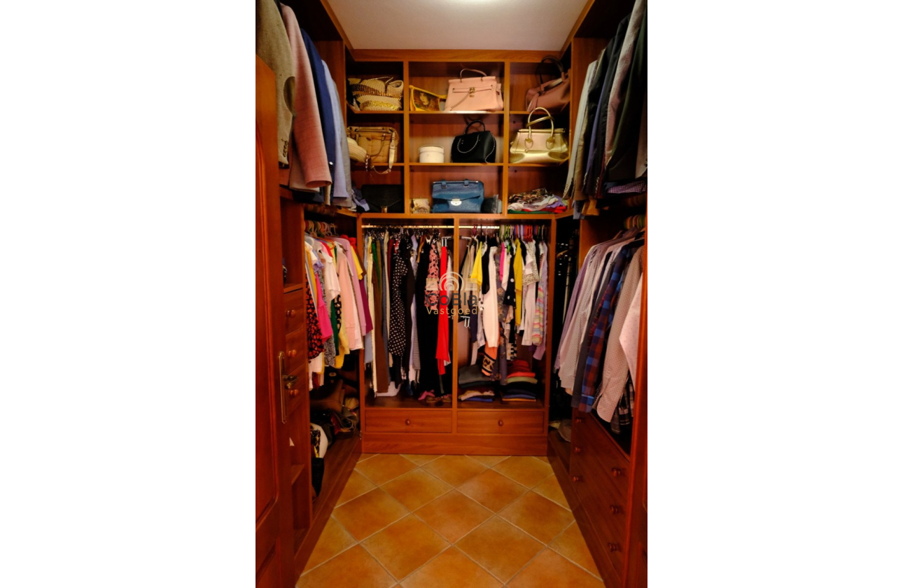 Herverkoop - Finca Country Property - Orihuela