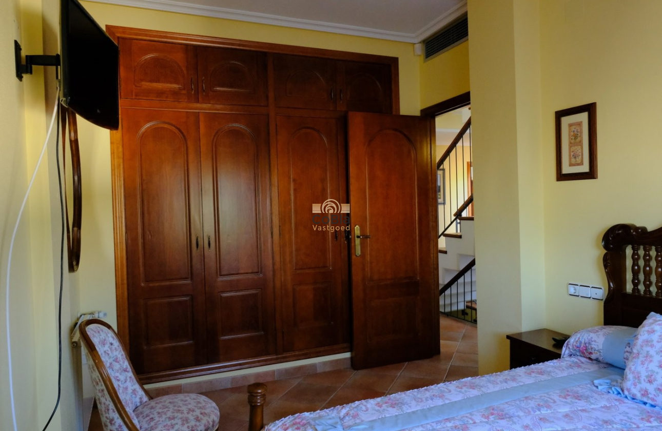 Herverkoop - Finca Country Property - Orihuela