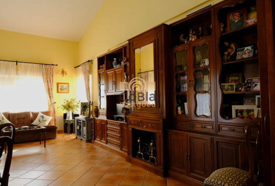 Herverkoop - Finca Country Property - Orihuela