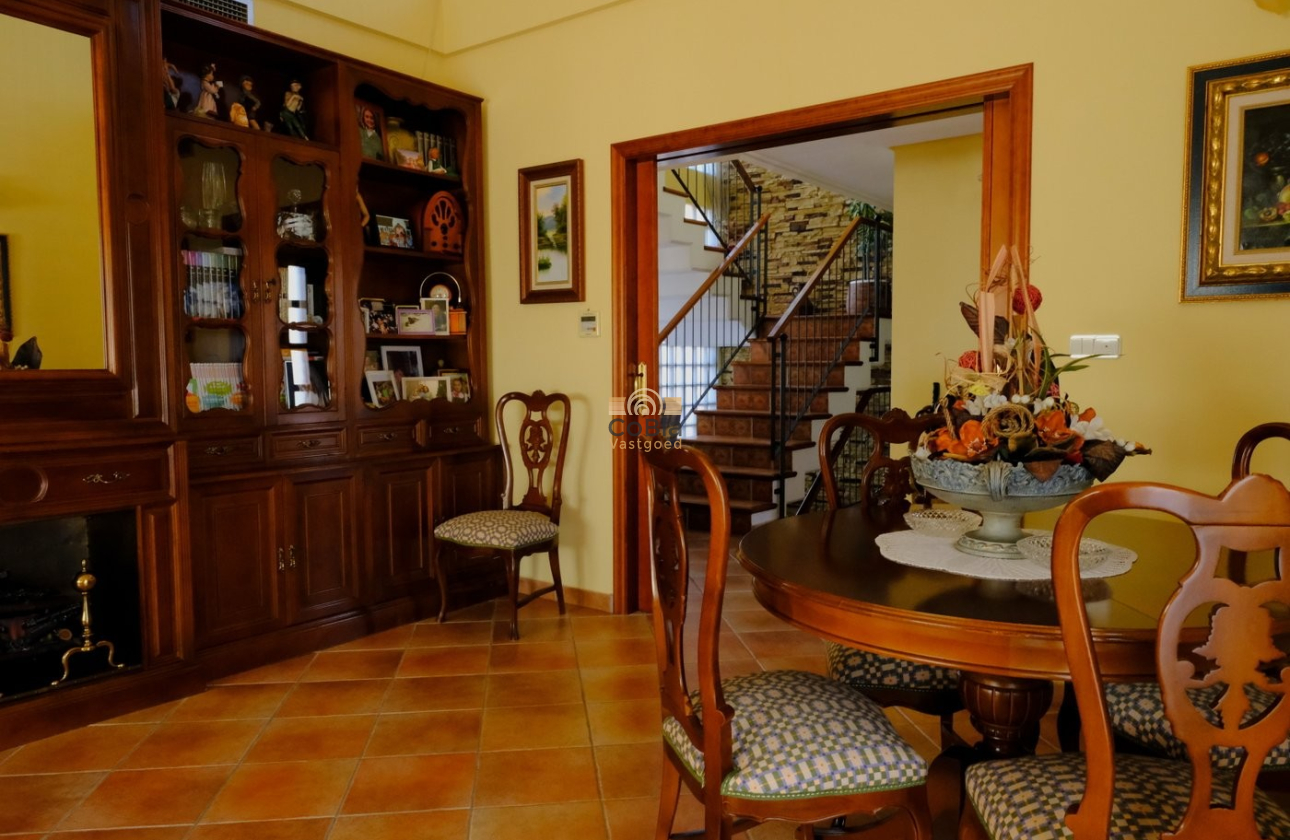 Herverkoop - Finca Country Property - Orihuela