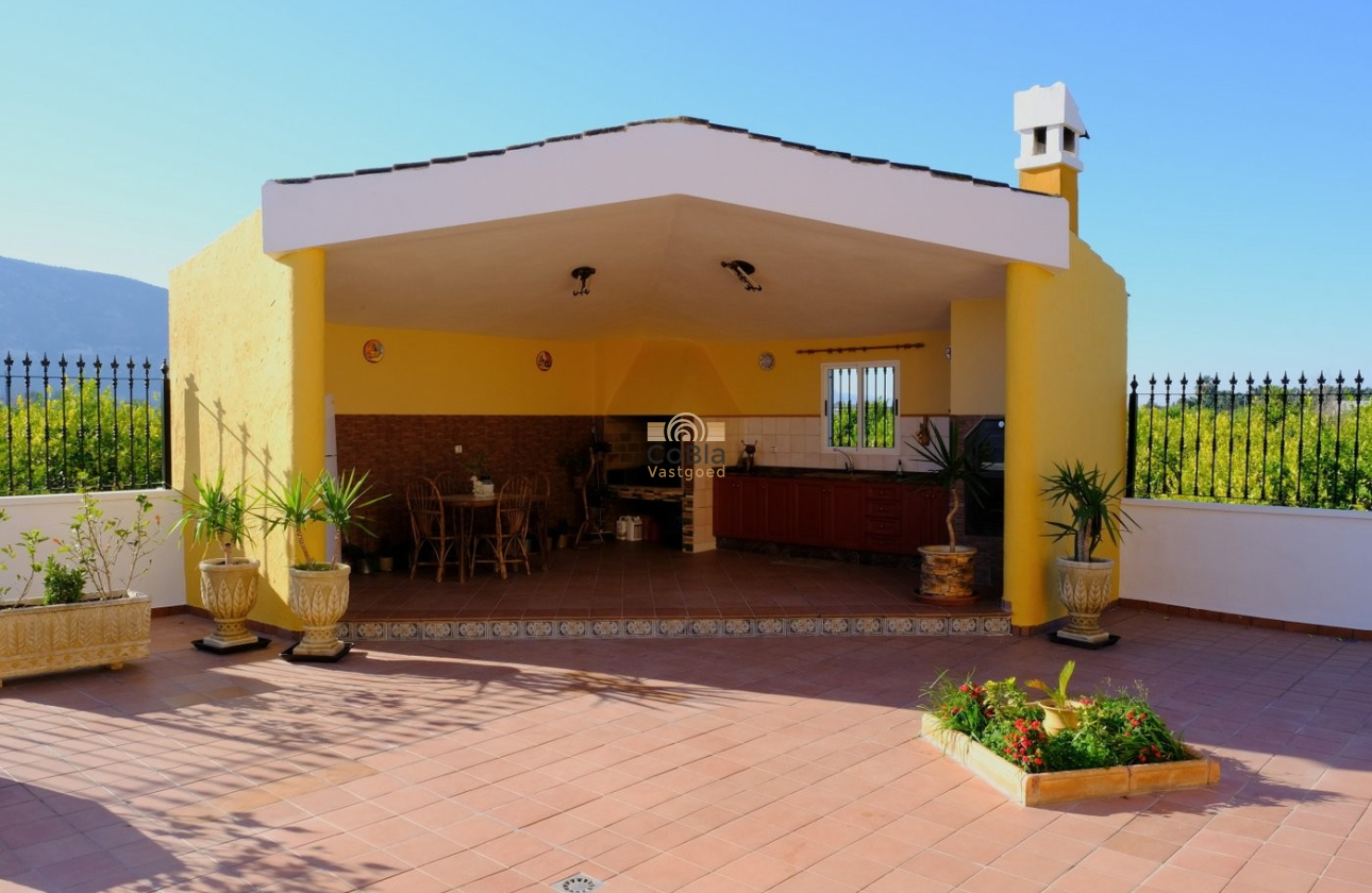 Herverkoop - Finca Country Property - Orihuela