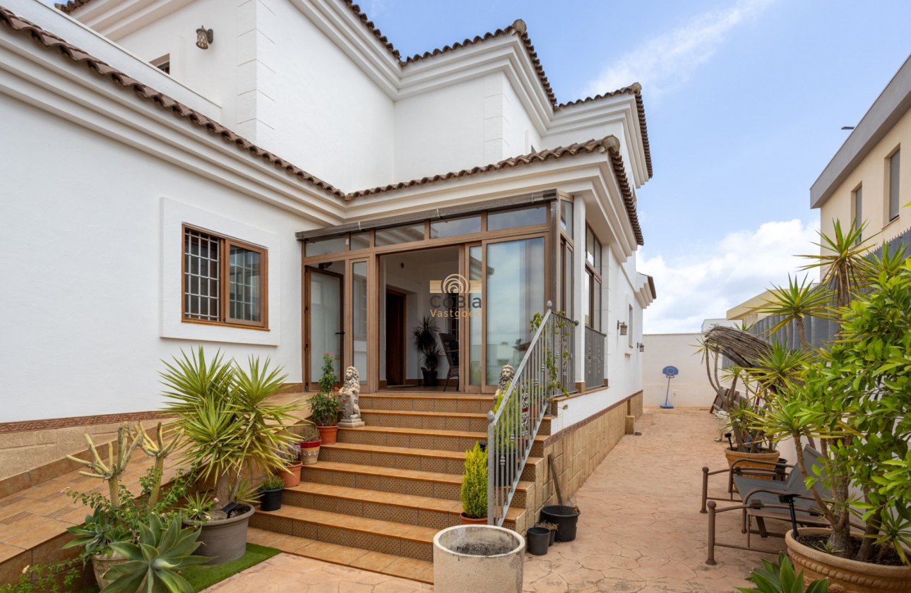 Resale - Detached Villa - Los Montesinos - La Herrada