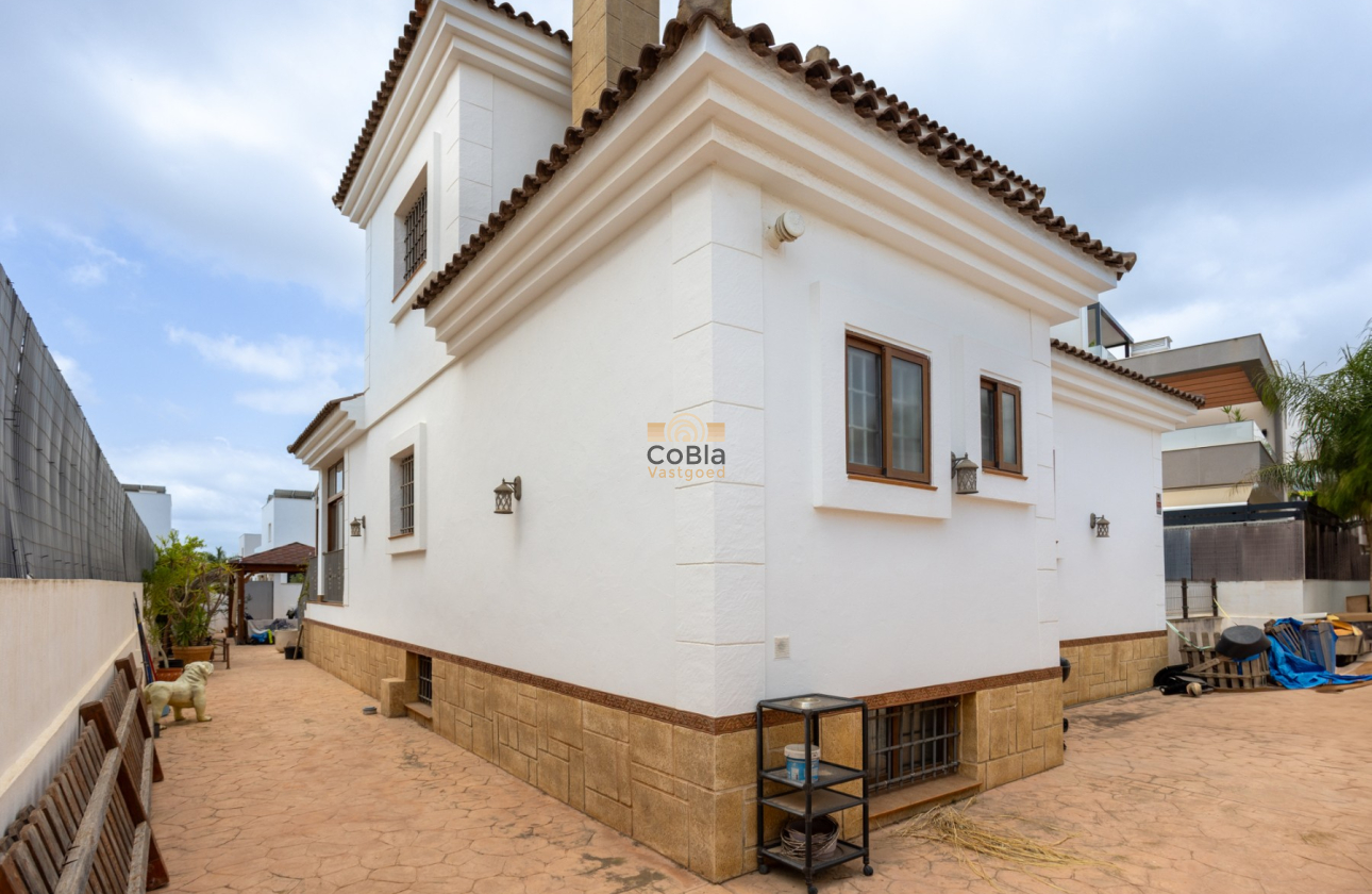 Resale - Detached Villa - Los Montesinos - La Herrada