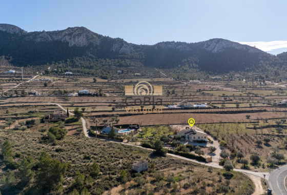 Herverkoop - Finca Country Property - La Zarza