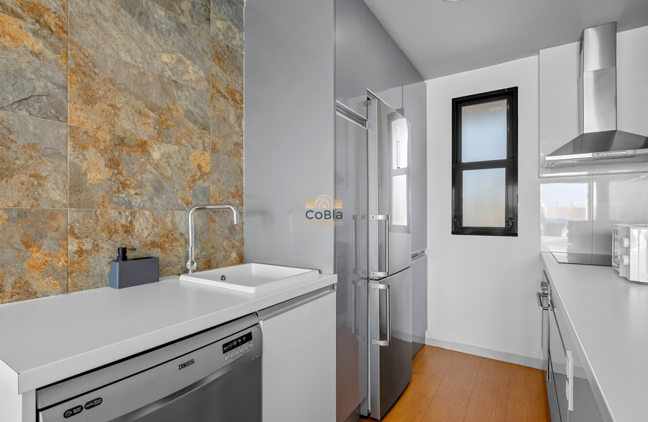 Resale - Apartments - Orihuela Costa - La Zenia