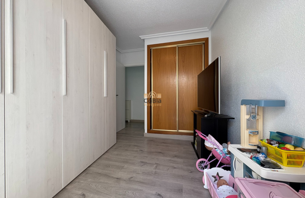 Resale - Apartments - Torrevieja - Centro