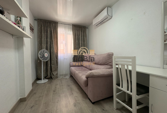 Resale - Apartments - Torrevieja - Centro