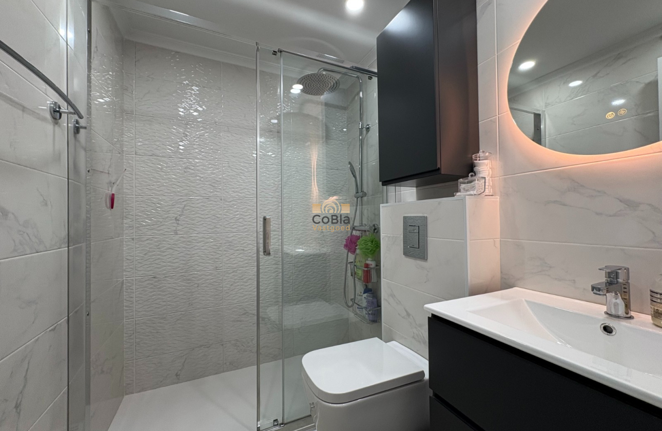 Resale - Apartments - Torrevieja - Centro