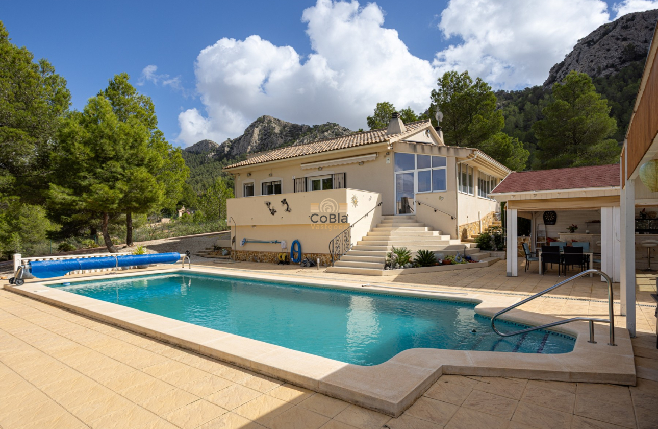 Herverkoop - Detached Villa - La Zarza
