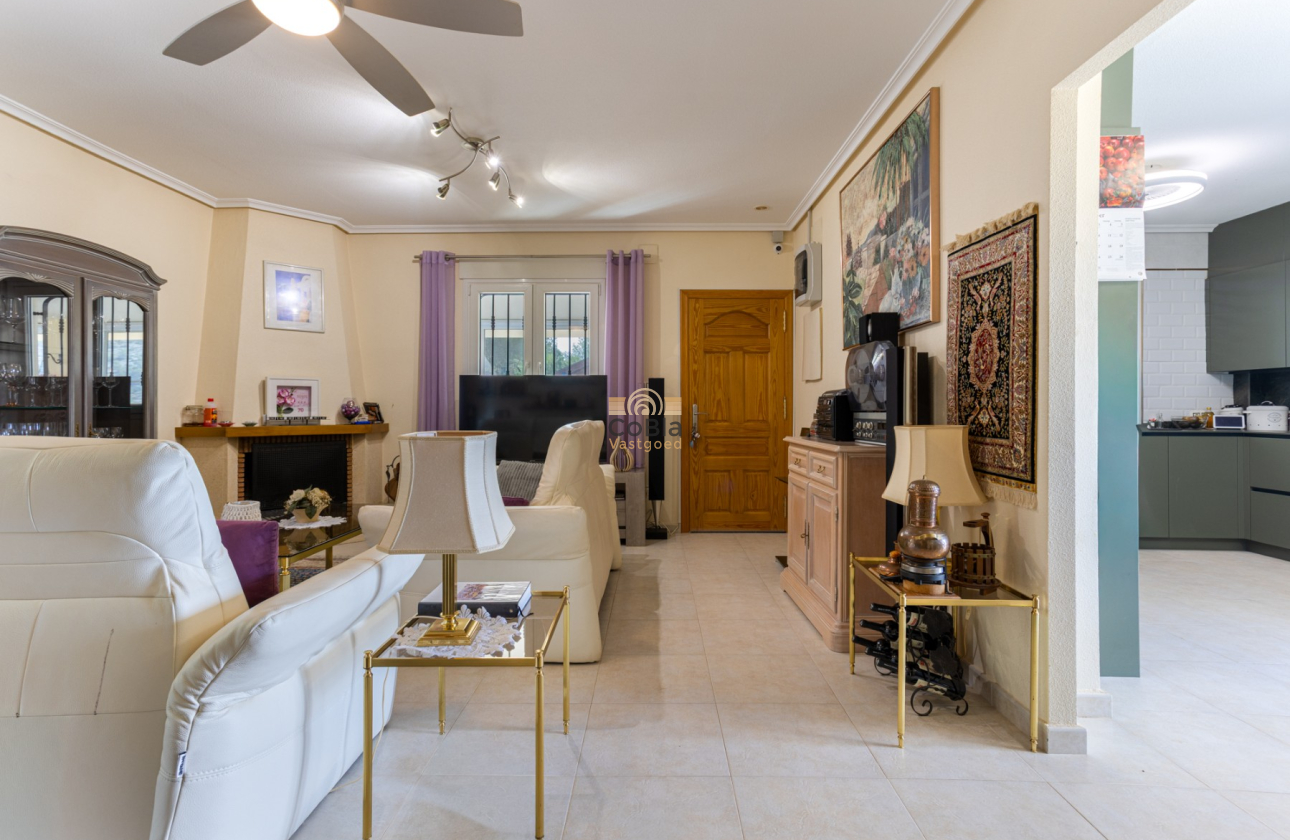 Herverkoop - Detached Villa - La Zarza