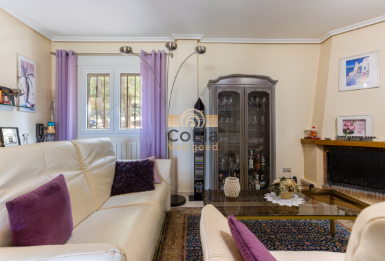 Herverkoop - Detached Villa - La Zarza