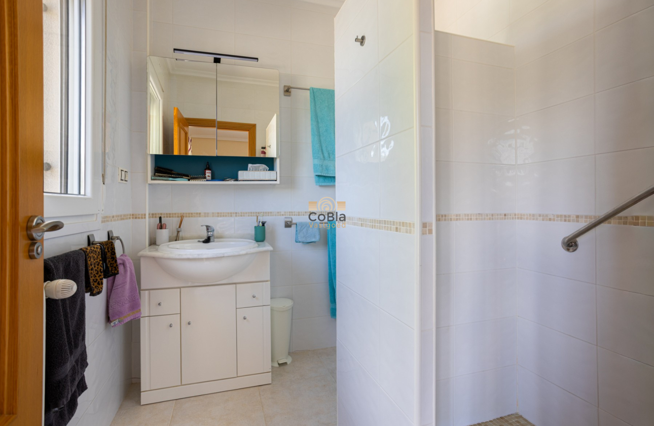 Herverkoop - Detached Villa - La Zarza