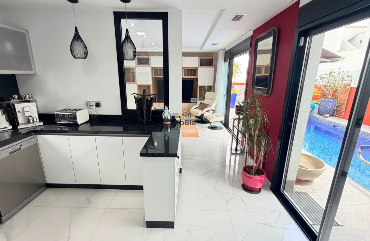 Revente - 4. House - Detached Villa - Los Montesinos - La Herrada