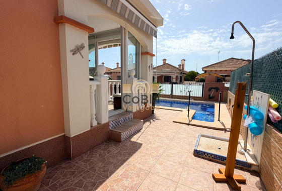 Herverkoop - Detached Villa - Los Montesinos - La Herrada