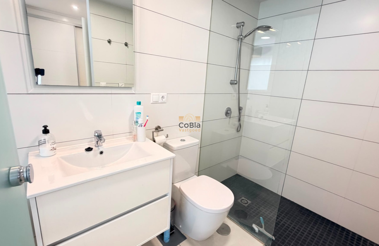 Resale - Apartment - Torrevieja - Aguas Nuevas