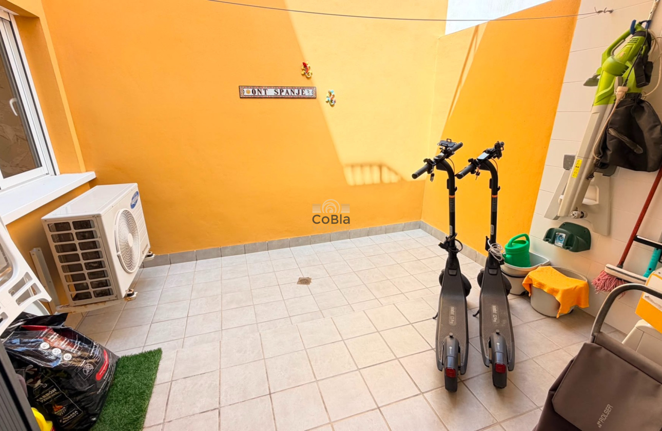 Resale - Apartment - Torrevieja - Aguas Nuevas
