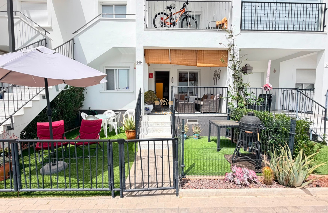 Resale - Apartment - Torrevieja - Aguas Nuevas