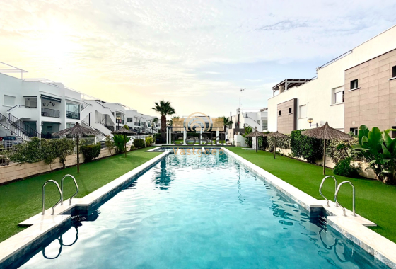 Resale - Apartment - Torrevieja - Aguas Nuevas
