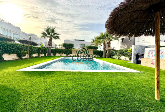 Resale - Apartment - Torrevieja - Aguas Nuevas