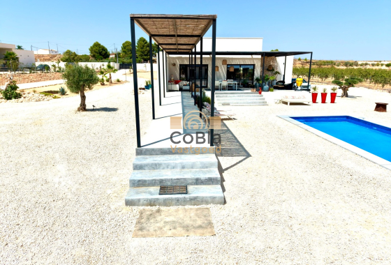 Herverkoop - Detached Villa - Pinoso