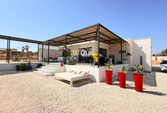Herverkoop - Detached Villa - Pinoso