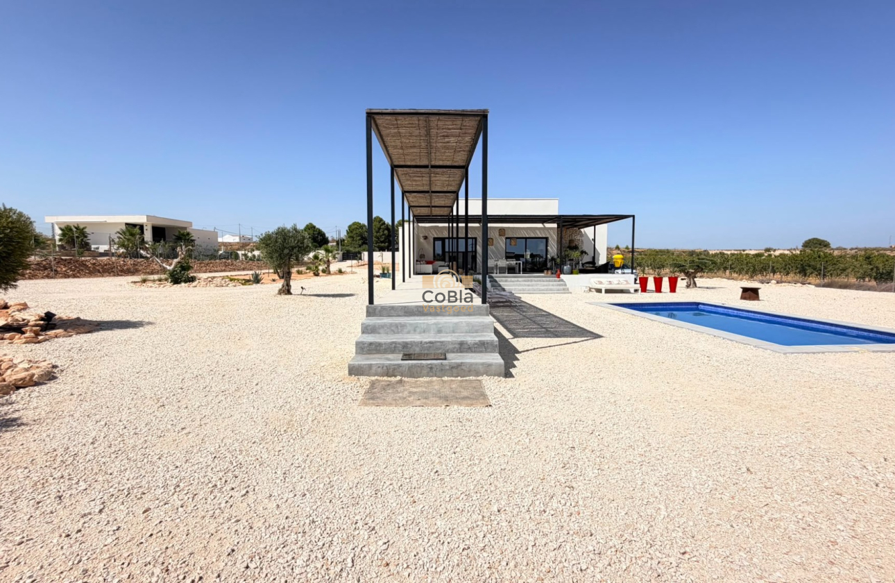 Herverkoop - Detached Villa - Pinoso