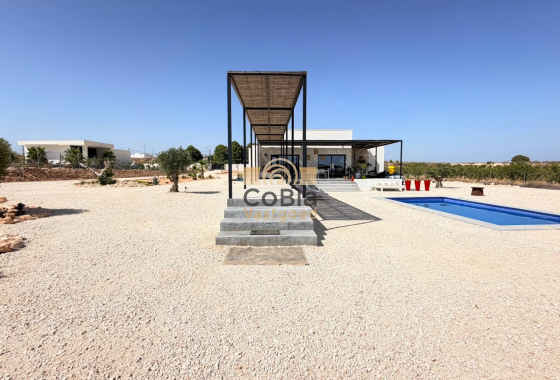 Herverkoop - Detached Villa - Pinoso