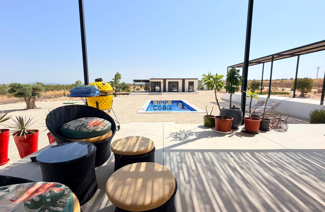 Herverkoop - Detached Villa - Pinoso