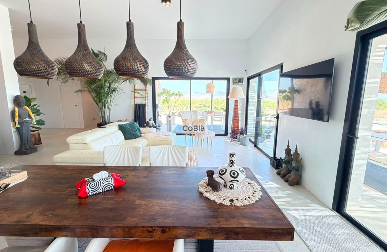 Herverkoop - Detached Villa - Pinoso