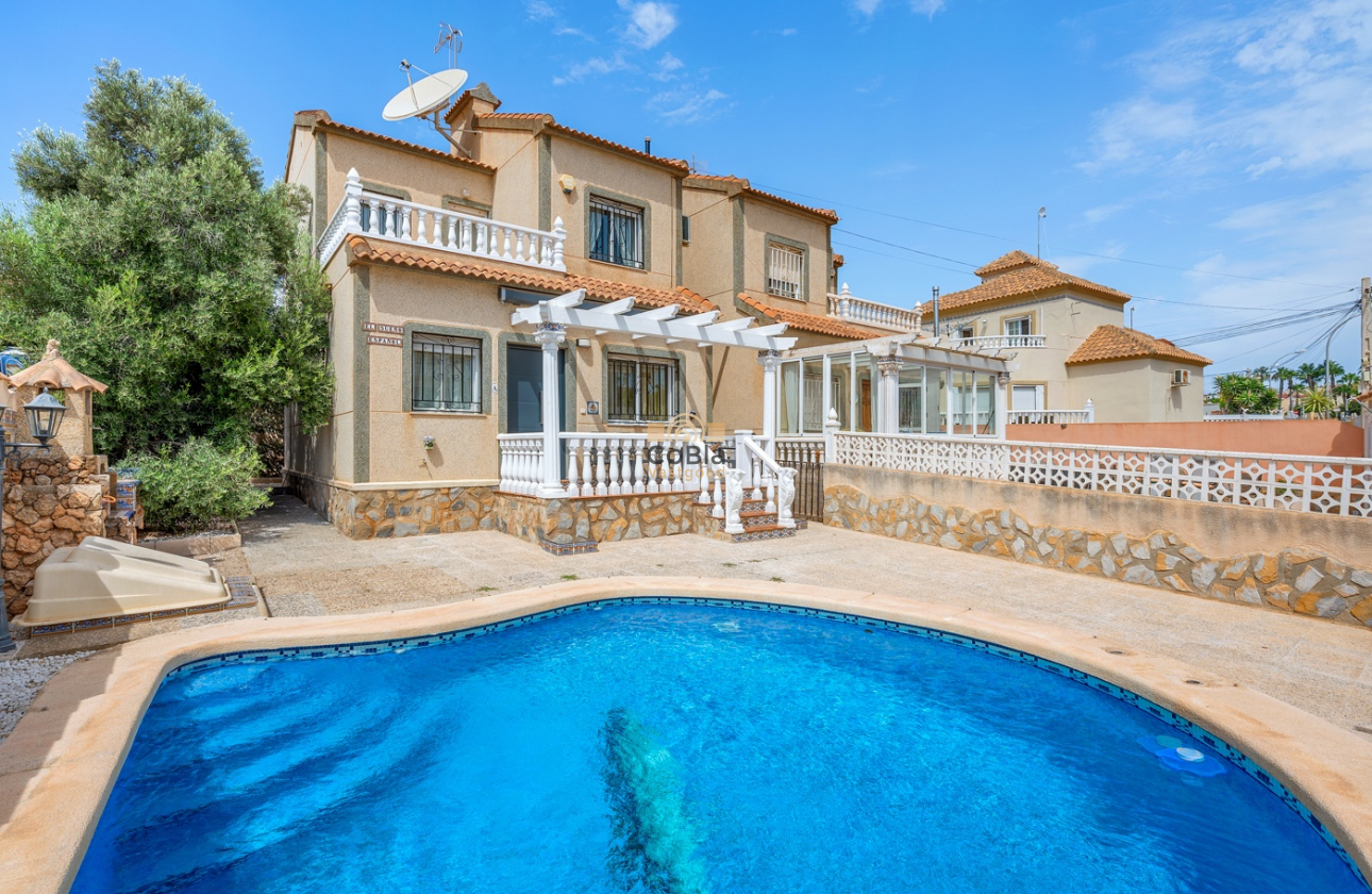 Herverkoop - Villa - Orihuela Costa - El Galan