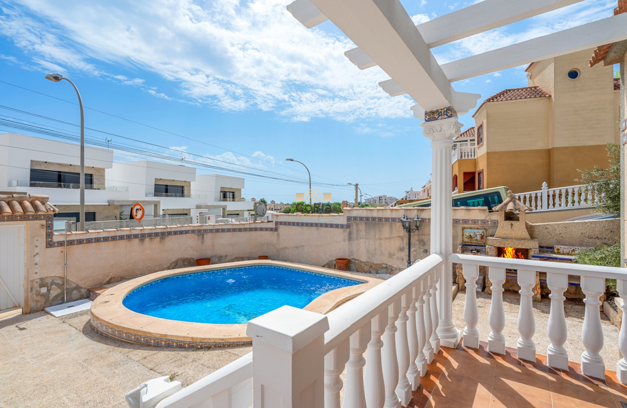 Herverkoop - Villa - Orihuela Costa - El Galan