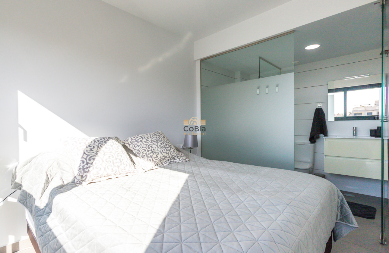Wiederverkauf - Apartment - Top Floor Apartment - Orihuela Costa - Villamartín