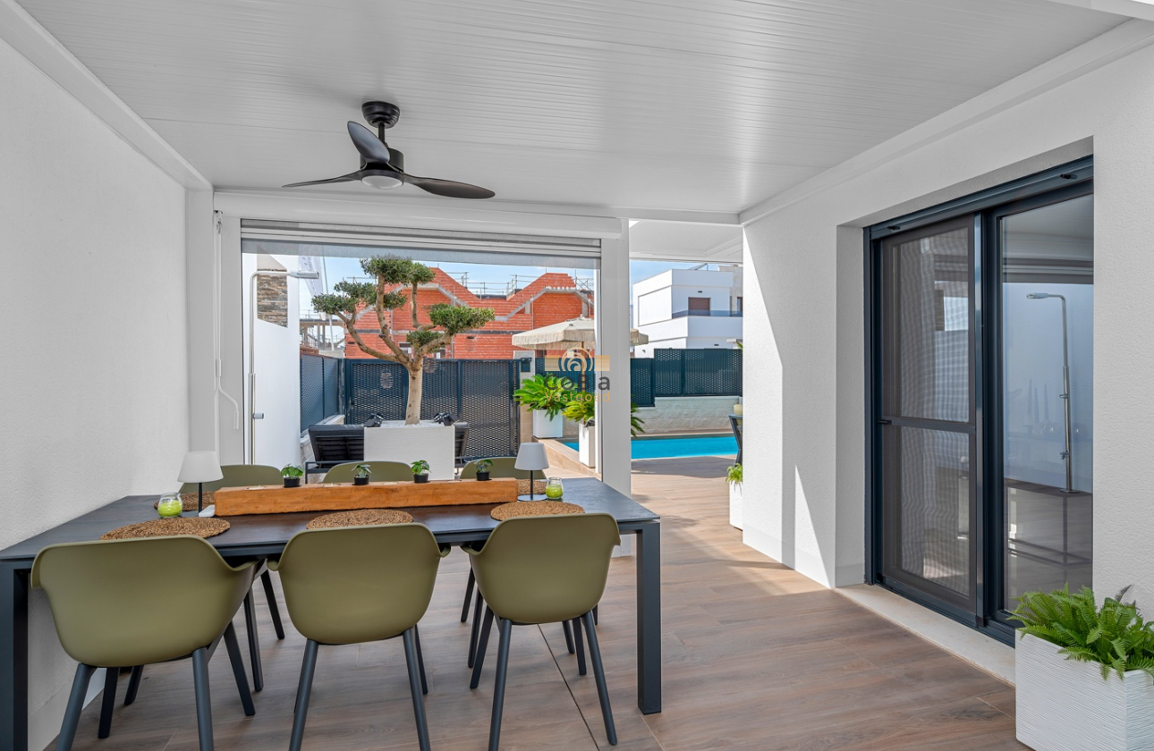 Herverkoop - Villa - Orihuela Costa - Orihuela
