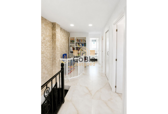 Herverkoop - Herenhuis - Torrevieja - Los Balcones